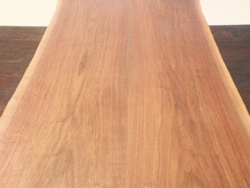 ブラックウォールナットのテーブル天板（ブックマッチ2枚はぎ・銘木 